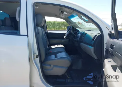 2012 Toyota Tundra Grade 5.7L V8 из США, поврежденный, VIN 5TFCY5F12CX012911